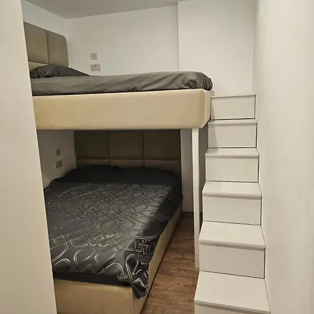 Dan's Luxury * Durrës