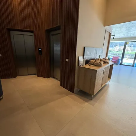 Dan's Luxury